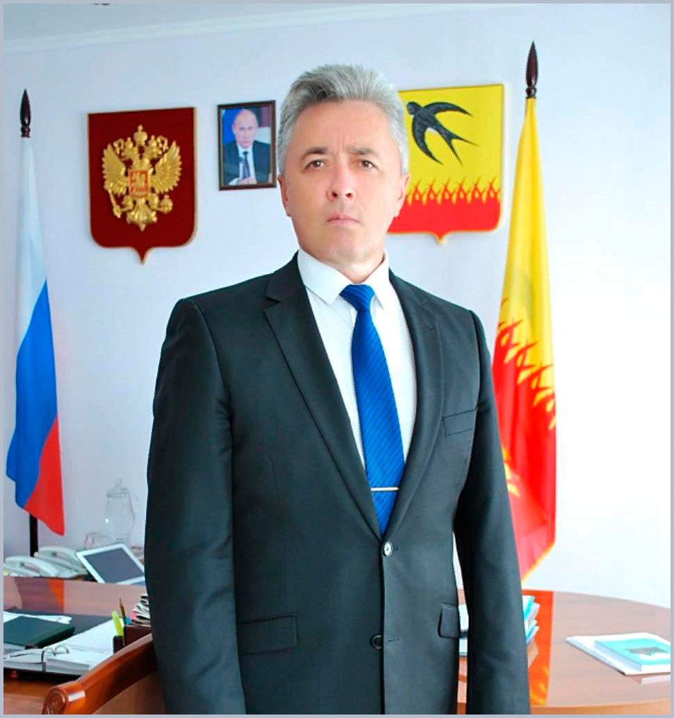 Глава администрации Шемышейского района Владимир Фадеев